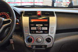 2008款广汽本田锋范1.5L手动精英版