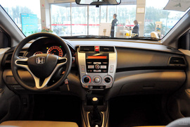 2008款广汽本田锋范1.5L手动精英版