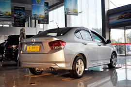 2008款广汽本田锋范1.5L手动精英版