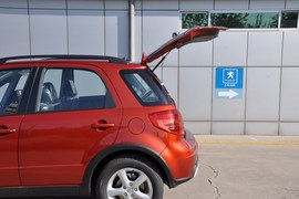 2011款铃木SX4天语两厢1.6L自动运动型