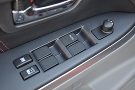 2011款铃木SX4天语两厢1.6L自动运动型