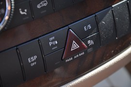 2011款奔驰R300L商务型