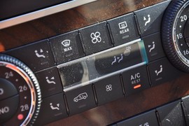 2011款奔驰R300L商务型