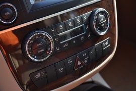 2011款奔驰R300L商务型