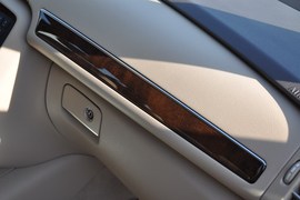 2011款奔驰R300L商务型