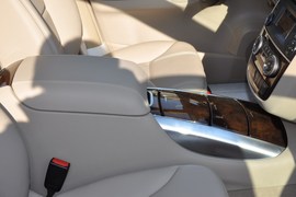 2011款奔驰R300L商务型