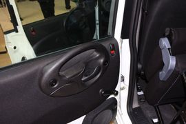 众泰朗悦EV实拍