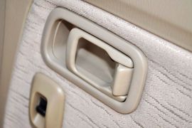 2011款郑州日产锐骐轻客ZG24