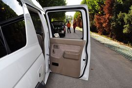 2011款郑州日产锐骐轻客ZG24