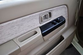 2011款郑州日产锐骐轻客ZG24