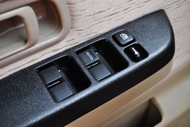 2011款郑州日产锐骐轻客ZG24