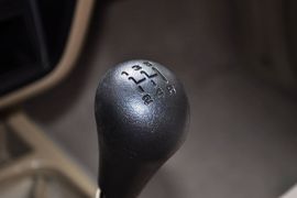 2011款郑州日产锐骐轻客ZG24