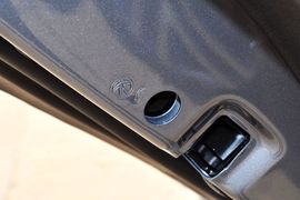 2011款一汽大众速腾1.6L手自一体舒适型