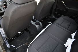 2011款一汽大众速腾1.6L手自一体舒适型