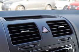 2011款一汽大众速腾1.6L手自一体舒适型