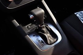 2011款一汽大众速腾1.6L手自一体舒适型