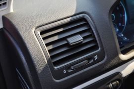 2011款一汽大众速腾1.6L手自一体舒适型