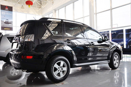 2011款三菱欧蓝德劲界