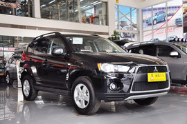 2011款三菱欧蓝德劲界