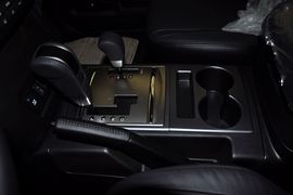 2010款三菱帕杰罗短轴