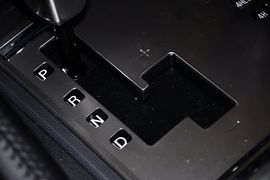 2010款三菱帕杰罗短轴