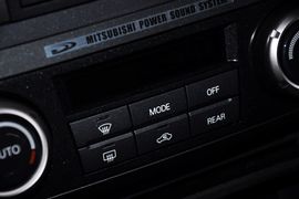 2010款三菱帕杰罗短轴