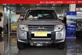 2010款三菱帕杰罗短轴