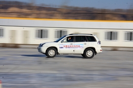 江淮瑞鹰2.4四驱试驾实拍