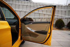 2010款北京现代瑞纳1.4GLS自动豪华型