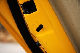 2010款北京现代瑞纳1.4GLS自动豪华型