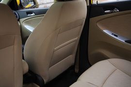 2010款北京现代瑞纳1.4GLS自动豪华型
