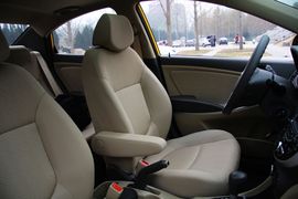 2010款北京现代瑞纳1.4GLS自动豪华型