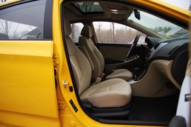 2010款北京现代瑞纳1.4GLS自动豪华型