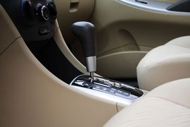 2010款北京现代瑞纳1.4GLS自动豪华型