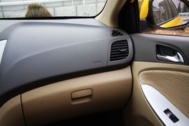 2010款北京现代瑞纳1.4GLS自动豪华型
