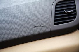 2010款北京现代瑞纳1.4GLS自动豪华型