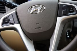 2010款北京现代瑞纳1.4GLS自动豪华型