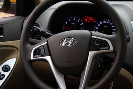 2010款北京现代瑞纳1.4GLS自动豪华型