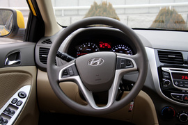 2010款北京现代瑞纳1.4GLS自动豪华型
