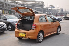 2010款东风日产玛驰1.5L自动易智版