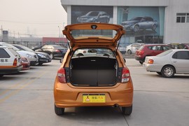 2010款东风日产玛驰1.5L自动易智版