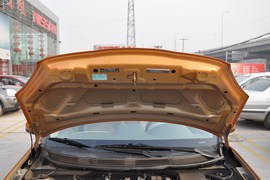 2010款东风日产玛驰1.5L自动易智版