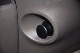 2010款东风日产玛驰1.5L自动易智版
