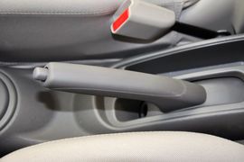 2010款东风日产玛驰1.5L自动易智版