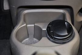 2010款东风日产玛驰1.5L自动易智版