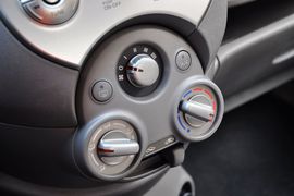 2010款东风日产玛驰1.5L自动易智版
