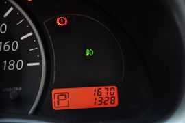 2010款东风日产玛驰1.5L自动易智版