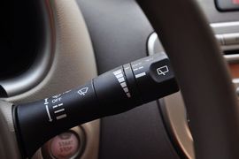 2010款东风日产玛驰1.5L自动易智版