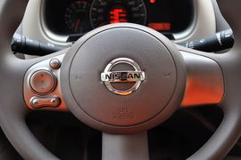 2010款东风日产玛驰1.5L自动易智版