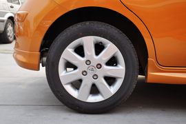 2010款东风日产玛驰1.5L自动易智版
